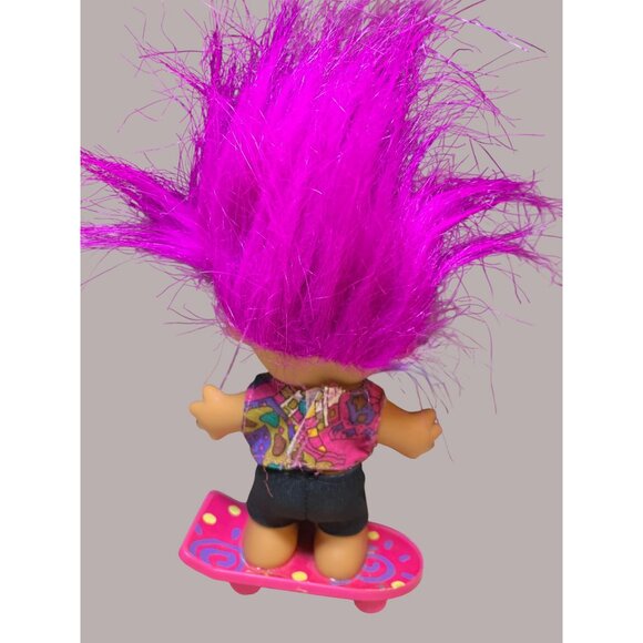 Russ Troll Doll On Skateboard With Pink Hair & Patterned Shirt - Picture 7 of 10